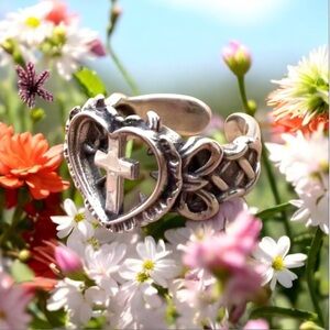 3/25 NWT Vintage Gothic Heart Cross Open Ring for Casual Wear